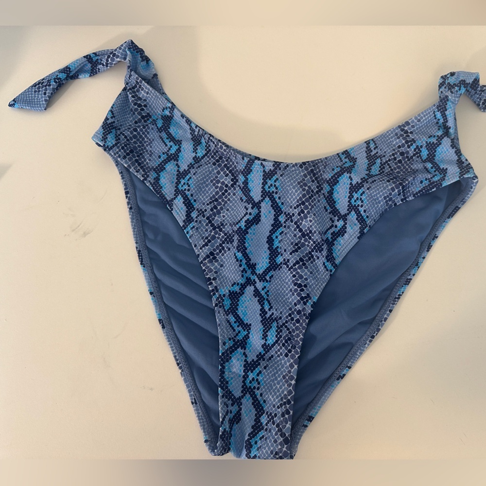 Cupshe Blue Snakeskin Bikini Bottom New Partial Tag